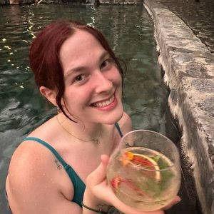 Meet your Posher, Claire